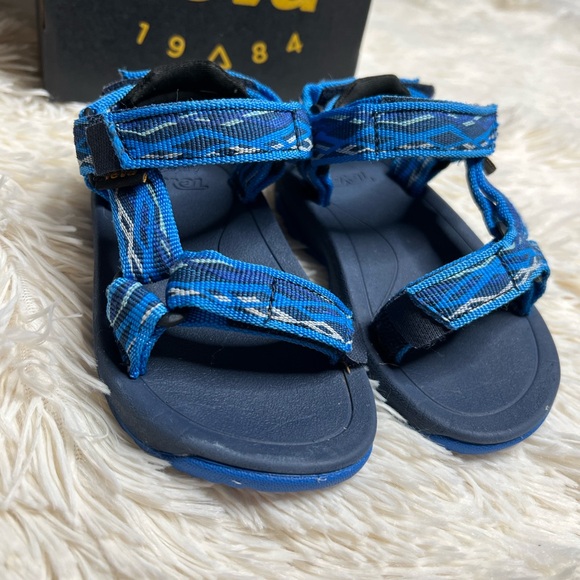 Teva size 5 toddler sandals - Picture 6 of 11